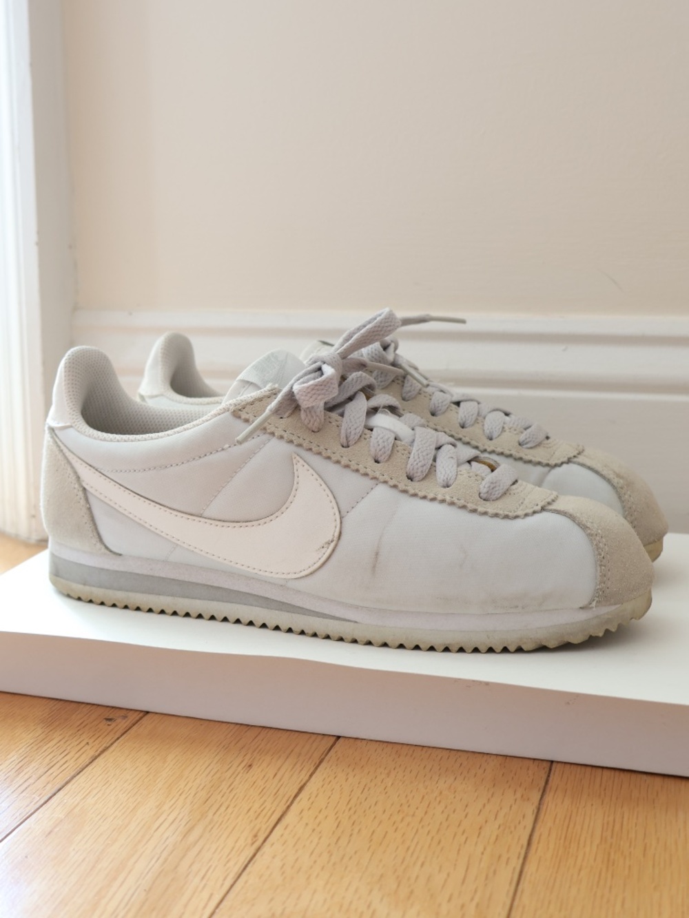 Nike Classic Cortez Nylon Women's Pure Platinum Sneakers Size 7.5 Retro Indie